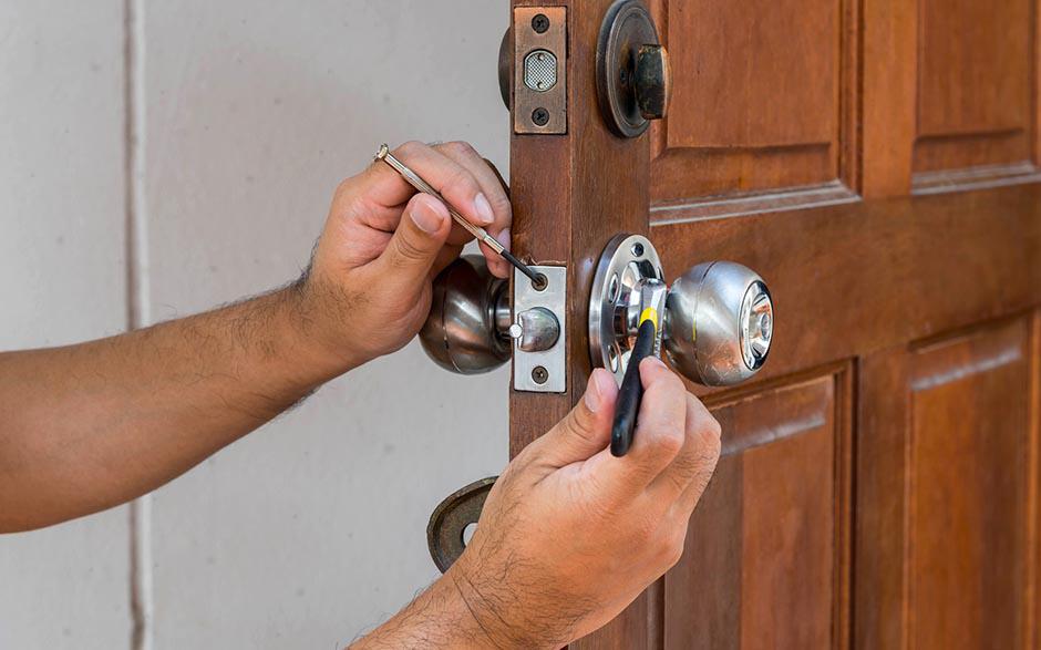 combien coute un dépannage serrurier Maisons-Alfort